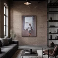 Figura in una finestra — Loft moderno