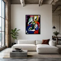 Donna con il libro — Loft moderno